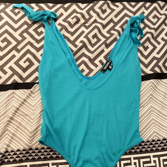 Missguided petite blue rib tie shoulder plunge bodysuit. Size us 4 - Picture 1 of 4